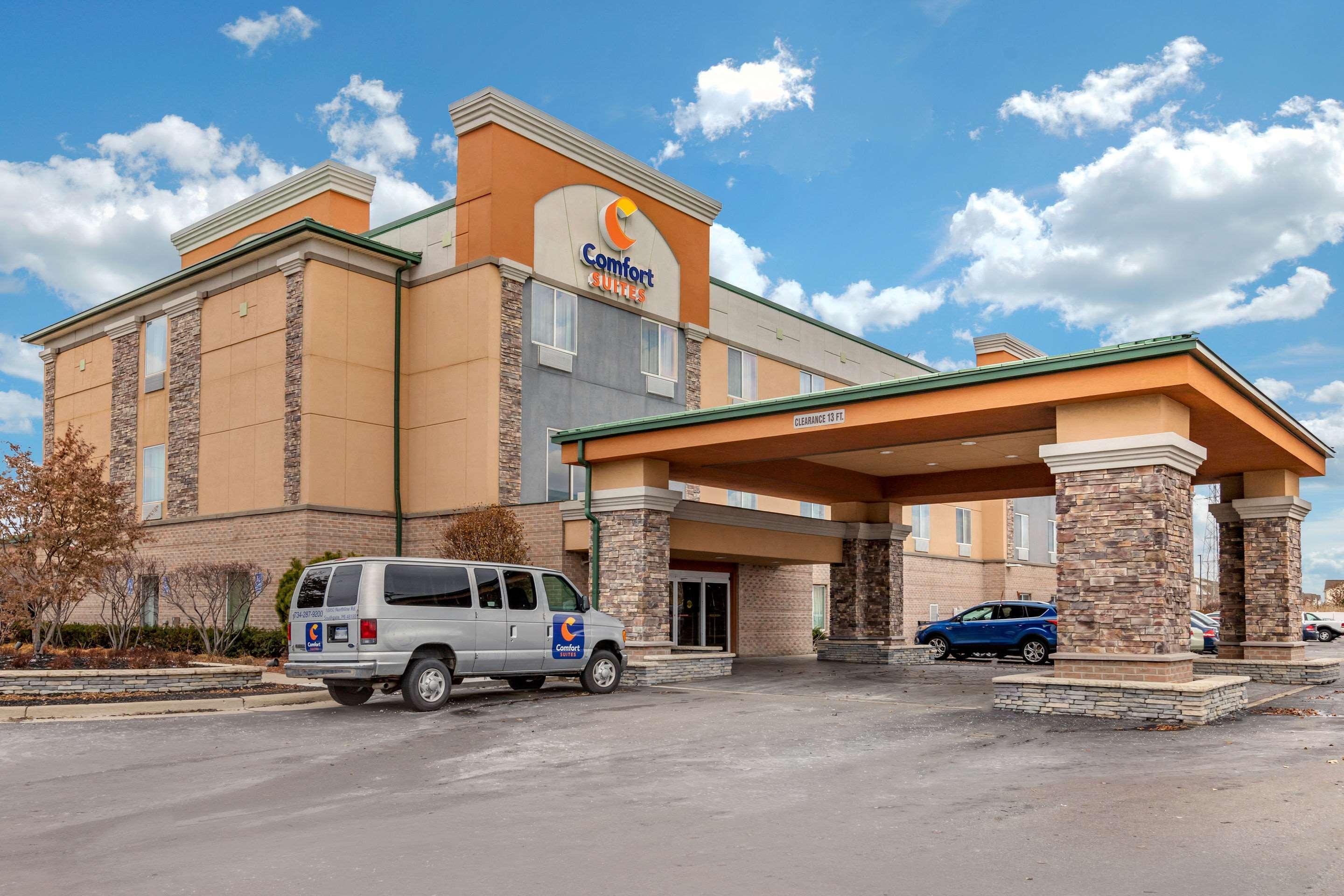 Comfort Suites Southgate-Detroit Exteriör bild